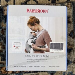 BabyBjörn Mini in Gray